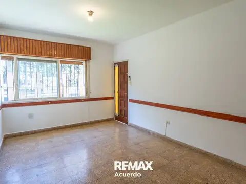 Casa 5 ambientes con 2 baños