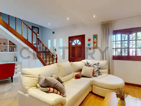 Casa en Venta con 1 cochera