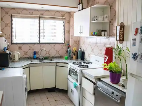 Casa 6 ambientes con 2 baños