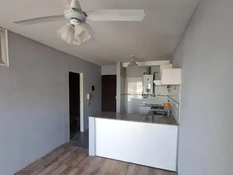 Externo, luminoso. Zona Ciudad Universitaria.