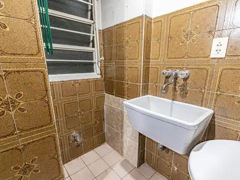 Oficina 4 ambientes con 1 baño