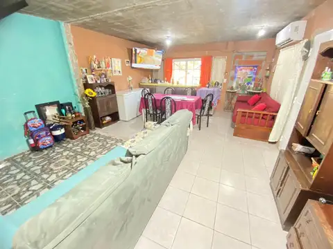 Casa 3 ambientes con 1 baño