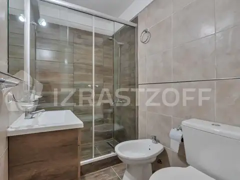 Departamento dos ambientes, reciclado, Peña y Pueyrredón