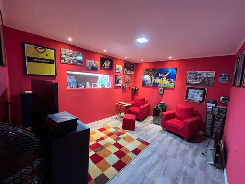 Casa 6 ambientes con 2 baños