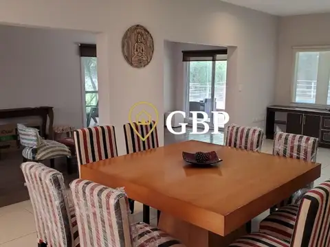 Casa en Alquiler de 3 dormitorios