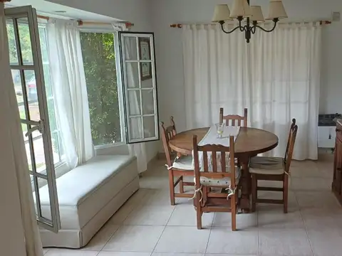 Casa en Venta con 4 cocheras
