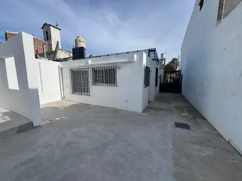 Depto Tipo Casa en Venta en Berazategui, USD 60.000