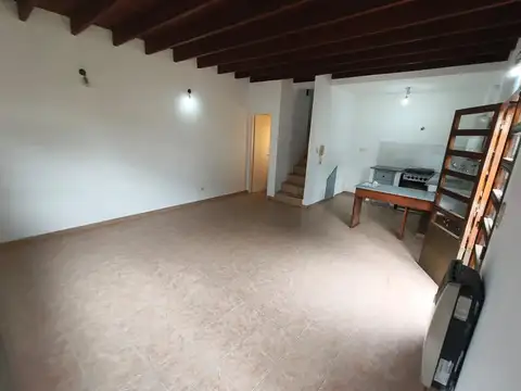 Depto Tipo Casa en Venta de 3 ambientes