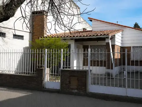 Casa 3 dormitorios en Pérez