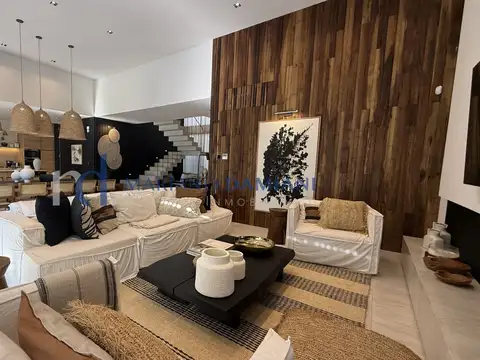 Casa 5 Dormitorios con PIleta en Venta en Pinamar Zona Norte