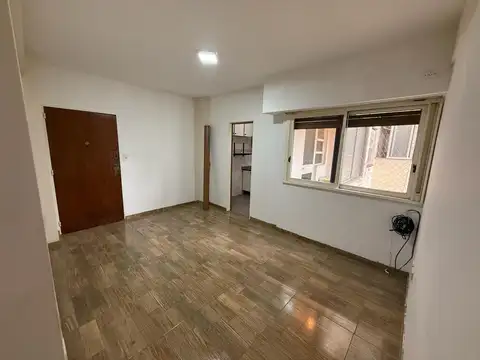 Departamento en Alquiler en Coghlan, $ 750.000