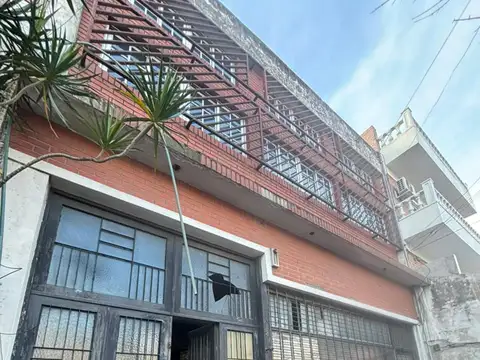 Avenida Mariano Acosta 1500