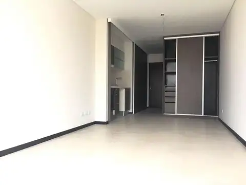 Amplio monoambiente con cochera!!