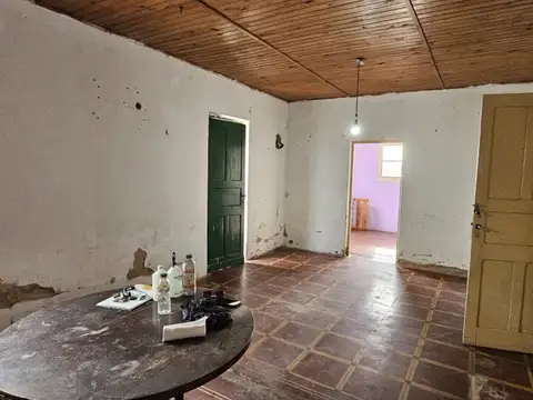 Casa a refaccionar, exclente esquina. Abasolo y Berutti