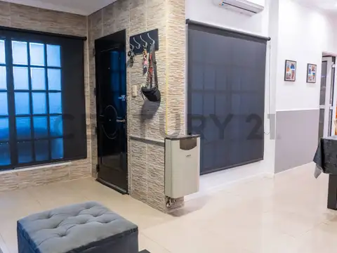 Departamento 6 ambientes con 2 baños