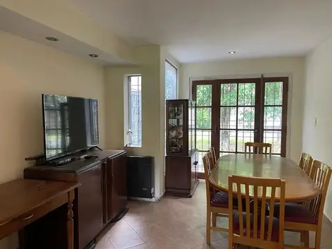 Casa 5 ambientes con 3 baños
