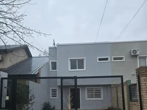 DUPLEX DE TRES DORMITORIOS EN ALQUILER CIPOLLETTI