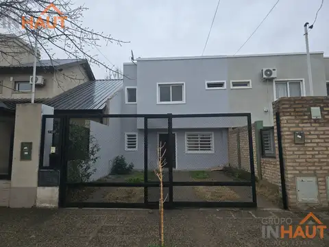 Depto Tipo Casa en Alquiler de 4 ambientes