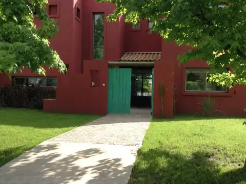 Sausalito, Pilar