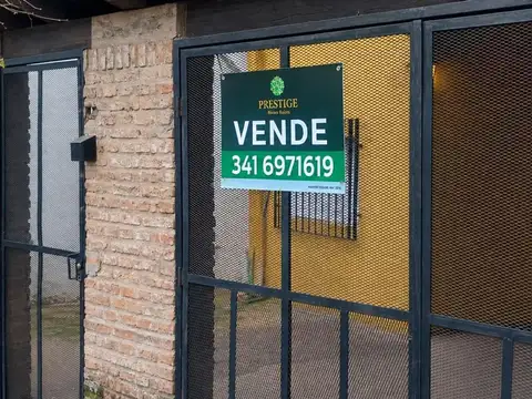 Casa en Venta con 2 cocheras