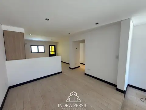 Casa 3 ambientes con 2 baños