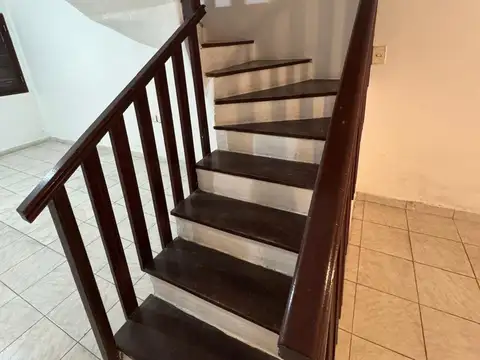 Depto Tipo Casa en Venta de 5 ambientes