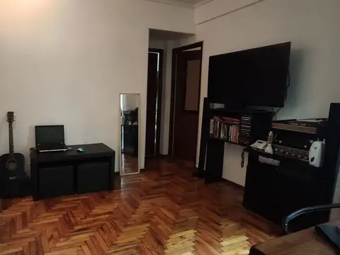 Avenida Hipólito Yrigoyen 3200, Piso 3