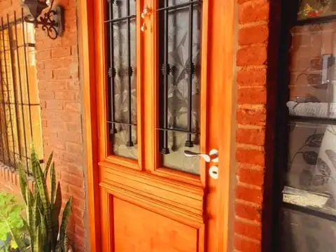 PH al fondo de 3 ambientes en Ituzaingó  Norte