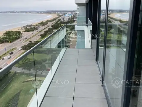 Apartamento en Alquiler en Punta del Este, de 3 dormitorios.