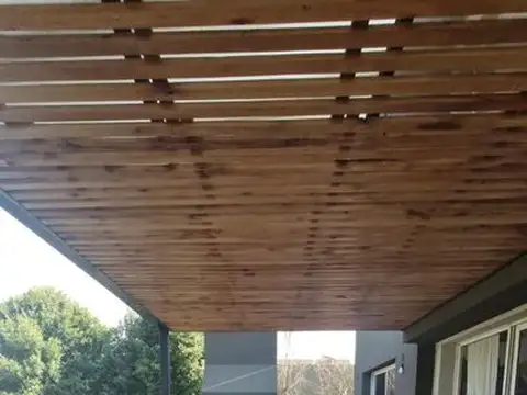 Casa 5 ambientes con 4 baños