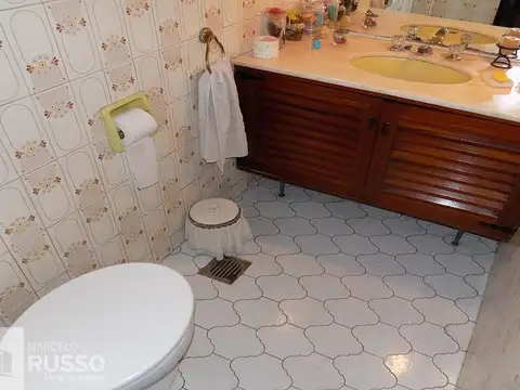 Casa 5 ambientes con 3 baños