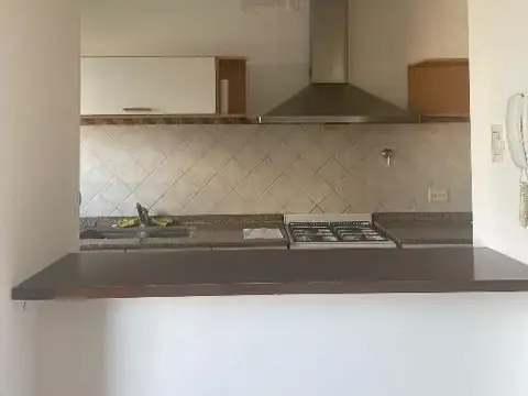 Departamento en venta en Castelar Sur amplio con cochera semi cubierta
