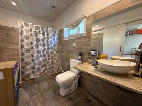 Casa 2 ambientes con 1 baño