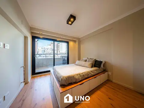 Dorrego y Catamarca - Amplio Dpto de 2 Dormitorios Externo. Con cochera. 