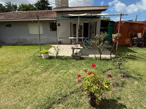 Venta casa 3 ambientes, lote propio.