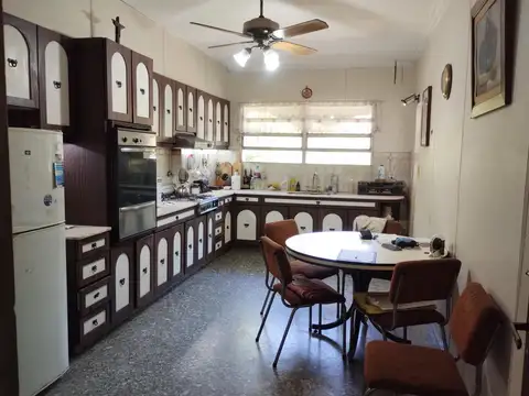 Casa 5 ambientes con 3 baños