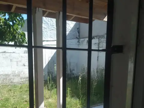 Casa en venta en Beccar julian navarro 800 u$s 105.000