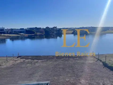 Casa en Venta con 6 cocheras