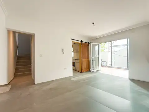 Depto Tipo Casa en Venta con 1 cocheras