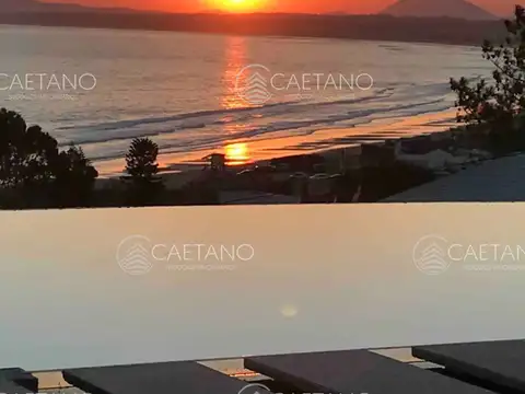 Casa 4 ambientes con 4 baños