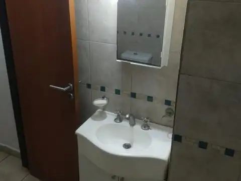 ALQUILER MONOAMBIENTE CON COCHERA EN 16 Y 35
