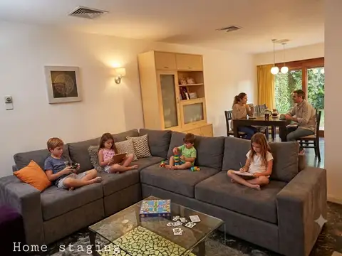 Casa en Venta con 2 cocheras