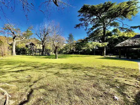 Interesante Lote de 612 m² Ubicado en San Isidro, De Vías /Libertador