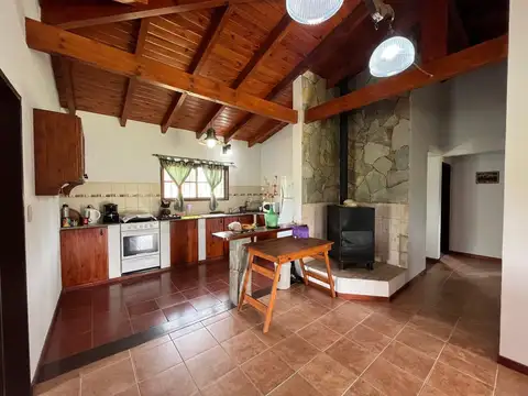 Casa 4 ambientes con 1 baño