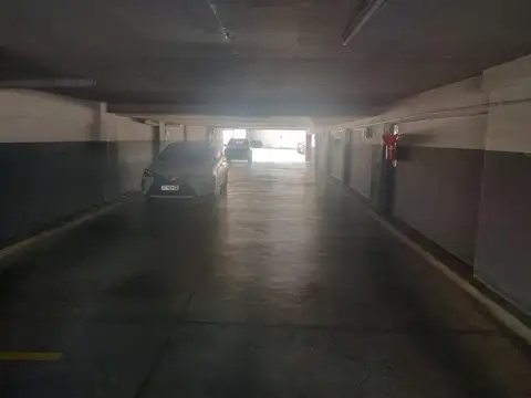 Cochera en Venta con acceso Ascensor
