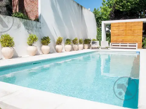 Casa 5 ambientes con 4 baños