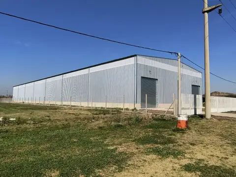 GALPON  2700 m2  CUBIERTOS en ALQUILER