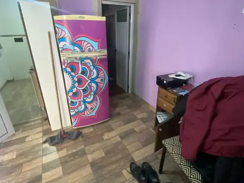 Venta de PH con 2 departamentos y local a la calle en Lanús, excelente zona!