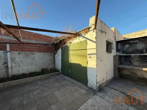Casa 3 ambientes con 1 baño