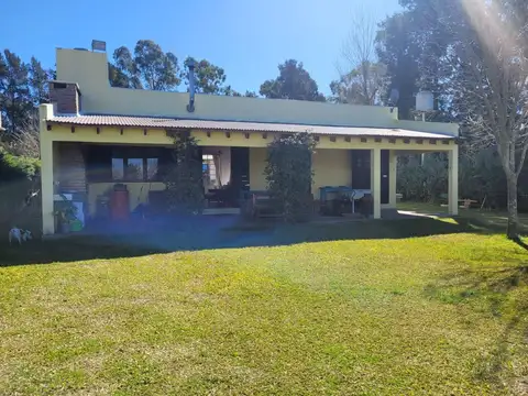 Casa en Venta con 4 cocheras